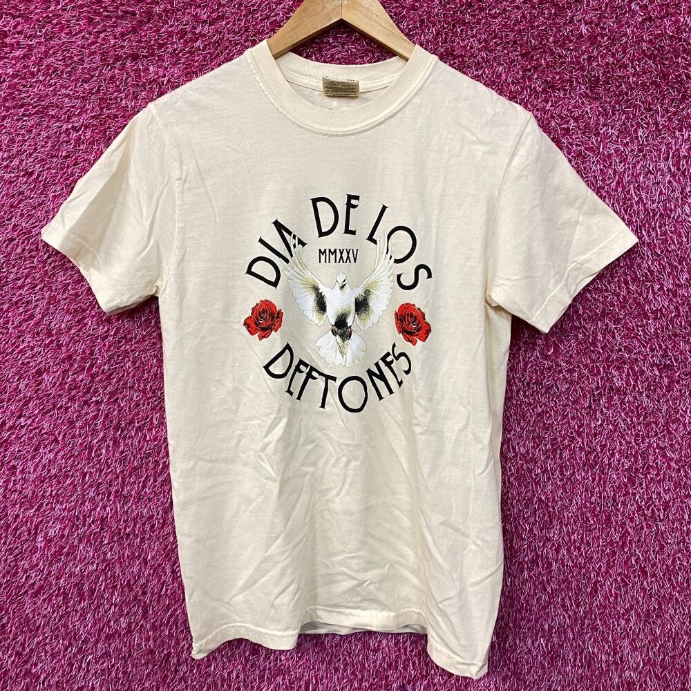 Dia de los Deftones 2025 Music Festival Dove T-Shirt Small
